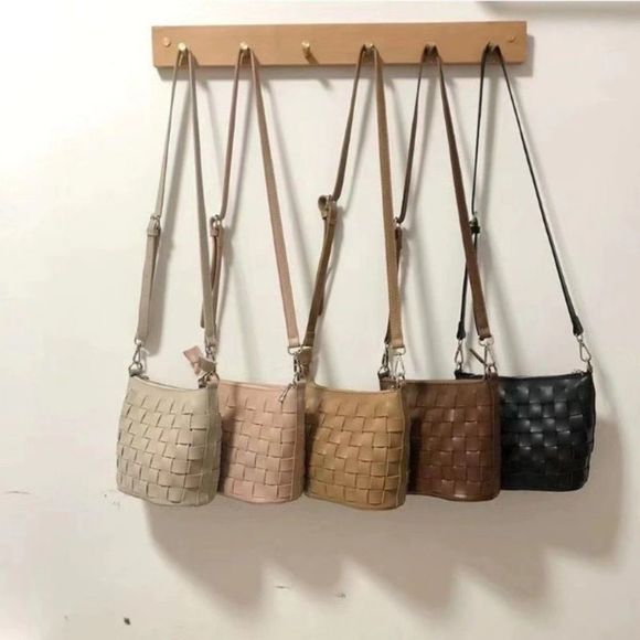 Basket Weave Bucket Bag / Handbag in Tan - NWT - Picture 11 of 12